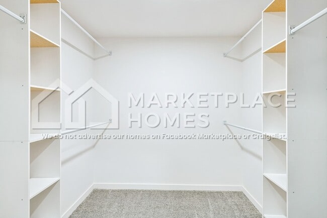 Building Photo - 2032 N Castle Way