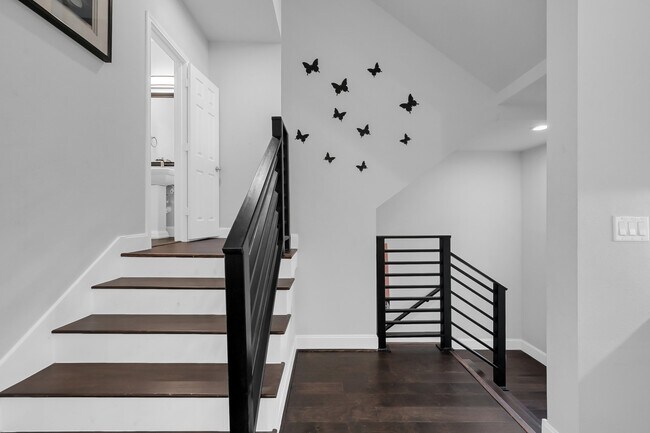 Building Photo - 2116 Oatfield Dr