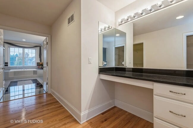 Building Photo - 22 Doral Dr