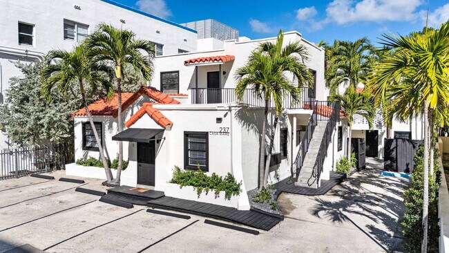 Building Photo - 237 38th St