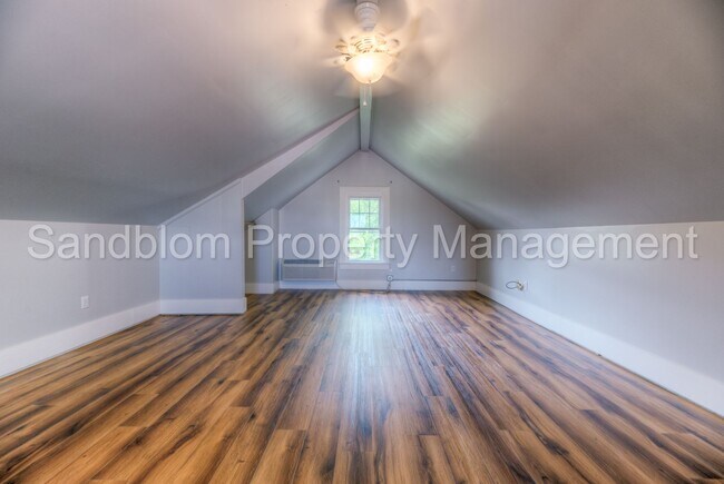 Building Photo - For Lease | TU | 5 Bed + 3 Bath | $2500 Rent