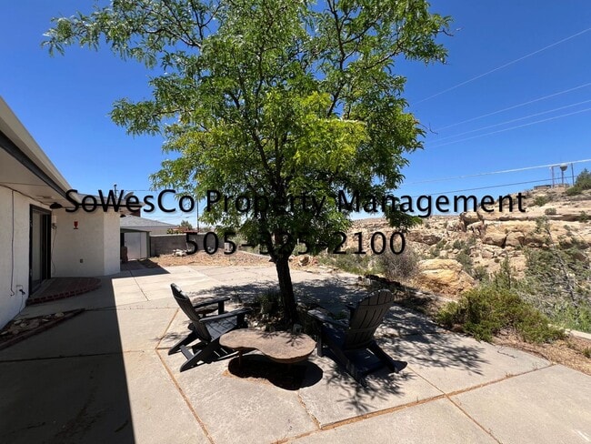 Building Photo - FULLY FURNISHED 4 Bedroom 2 Bath with Breathtaking Views