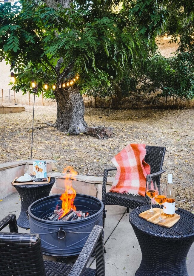 Building Photo - 5700 Alhambra Valley Rd