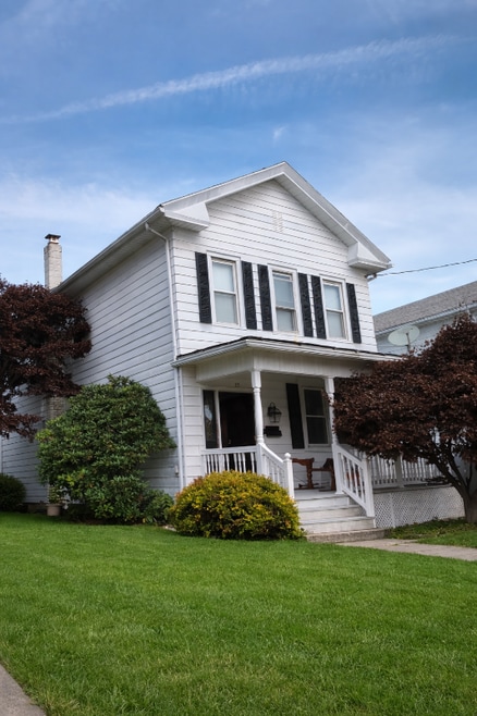 Building Photo - 43 Willow St