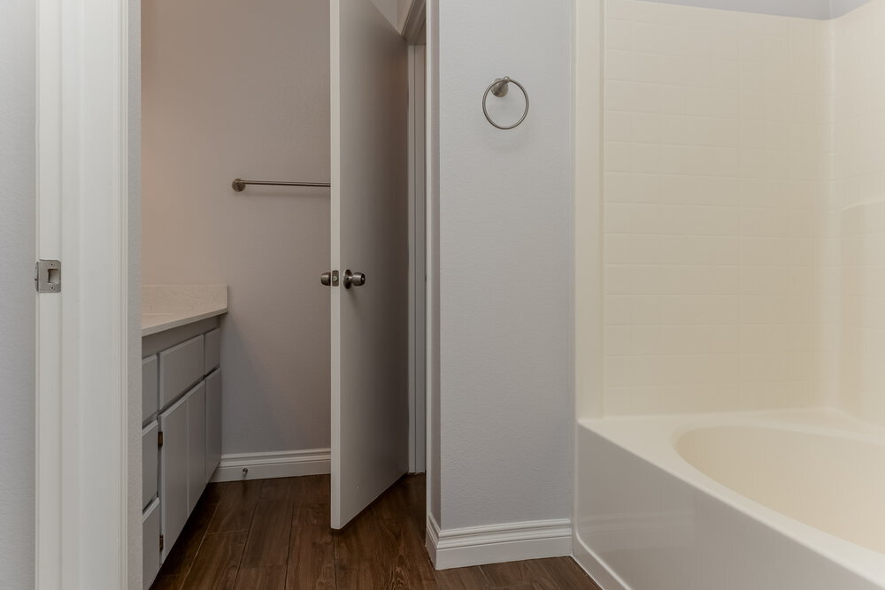 Building Photo - 3118 Flower Garden Ct