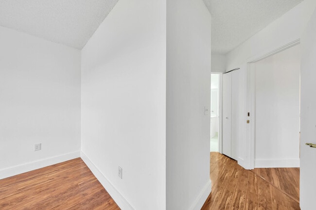 Building Photo - 4111 Coral Tree Cir