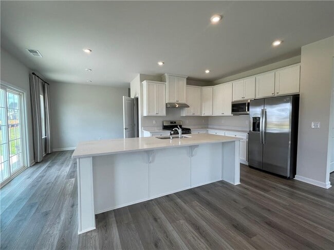 Building Photo - 105 Marchmont Dr