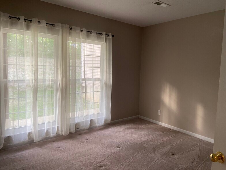 Building Photo - 354 Shadow Ridge Dr