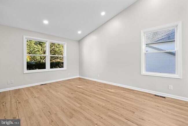 Building Photo - 10290 S Grant Ave