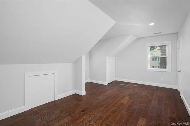 Building Photo - 115 Davis Ave