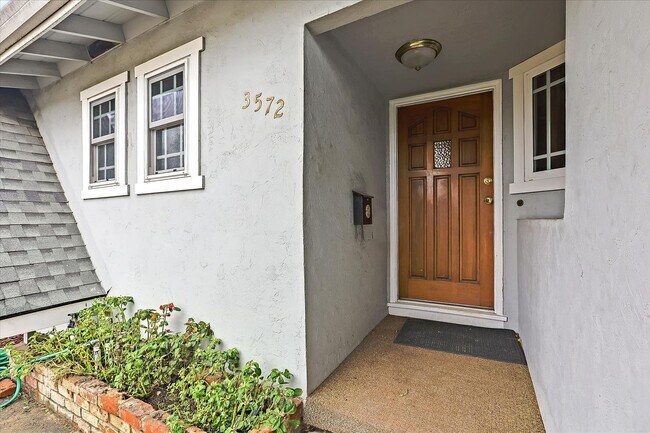Building Photo - Santa Clara Home near Apple, Kaiser and Ma...