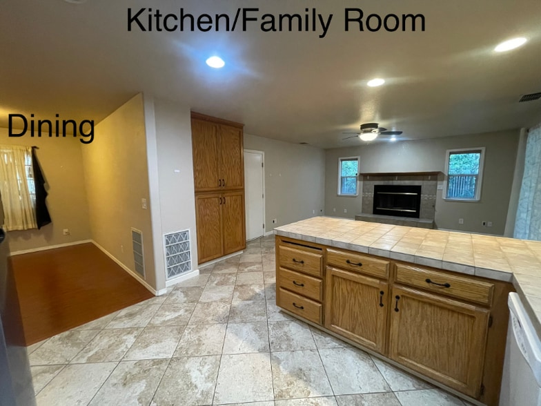 Building Photo - 4729 Ponderay Ln