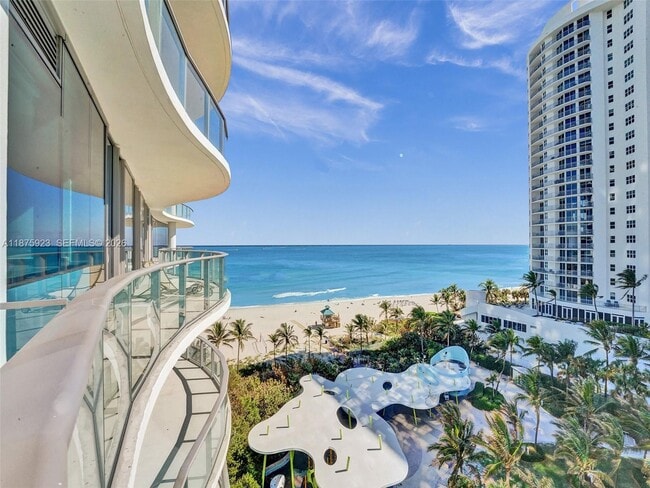 Building Photo - 17475 Collins Ave