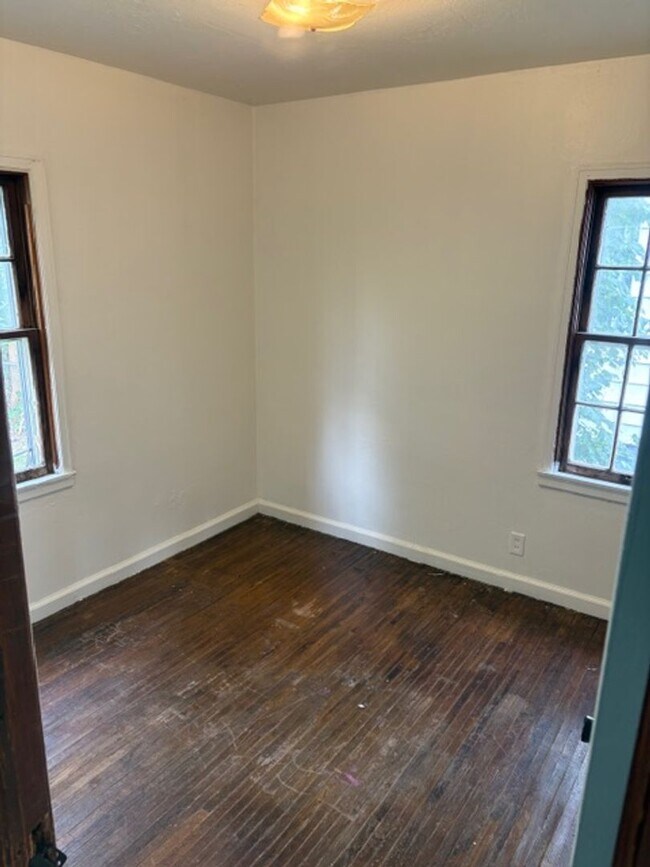 Building Photo - Single Family Home in Waterloo, IA