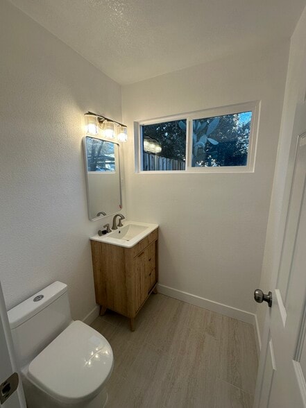 Building Photo - 6332 Santa Catarina Way