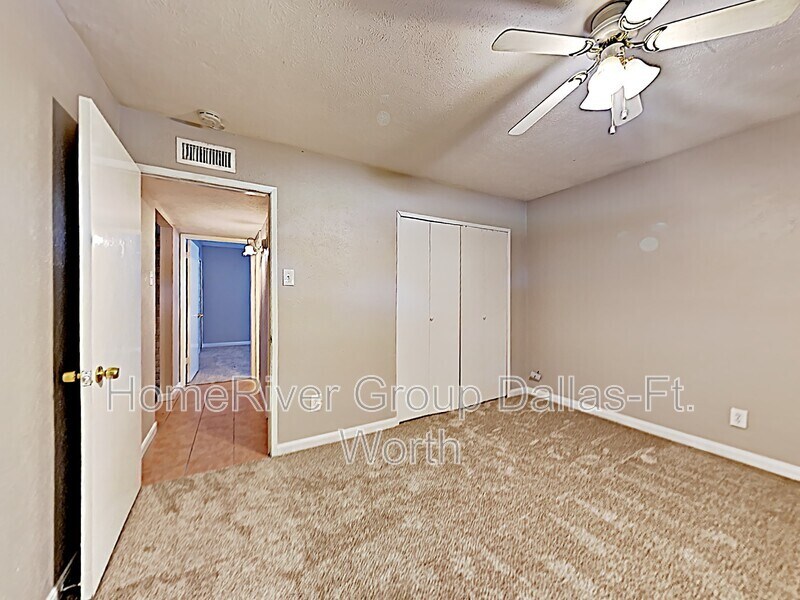 Building Photo - 5117 Bartlett Dr