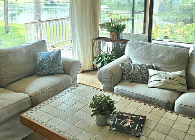 Building Photo - McGregor Woods  Community with Natural Surrounding Charm. Close to Sanibel.