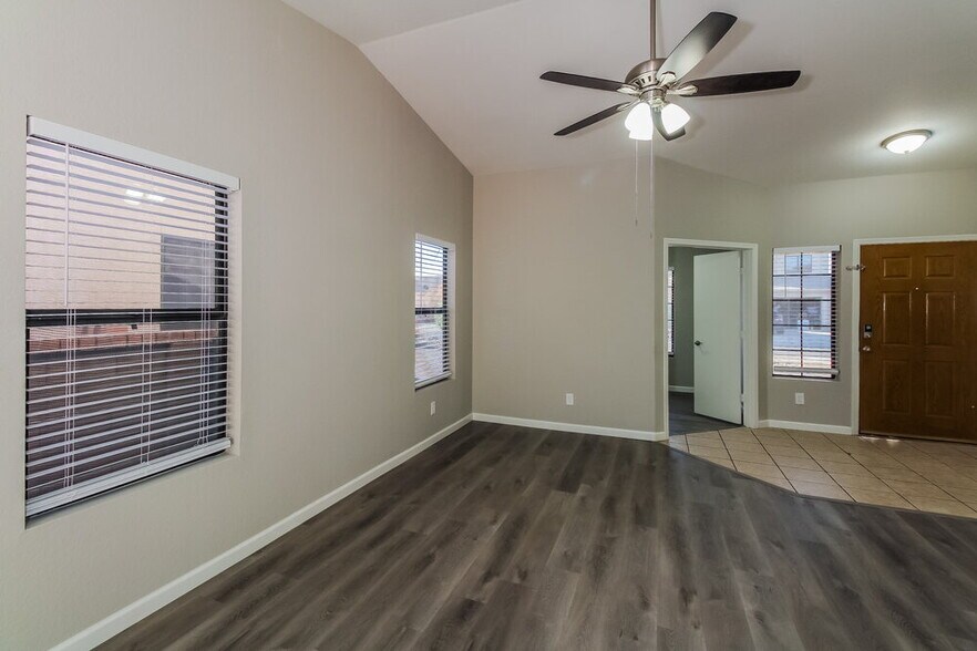 Building Photo - 3222 W Avior Dr