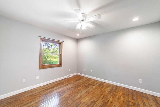 Building Photo - 6050 S Sinclair Rd