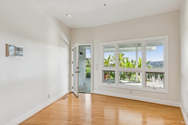 Building Photo - 95 Spring Ln