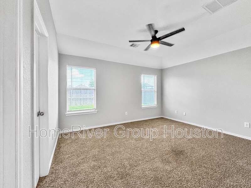 Building Photo - 4311 Amaryllis Ave