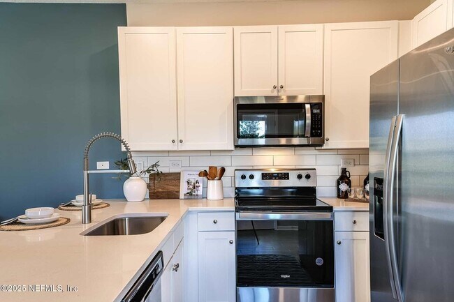 Building Photo - 10654 Towns Wy