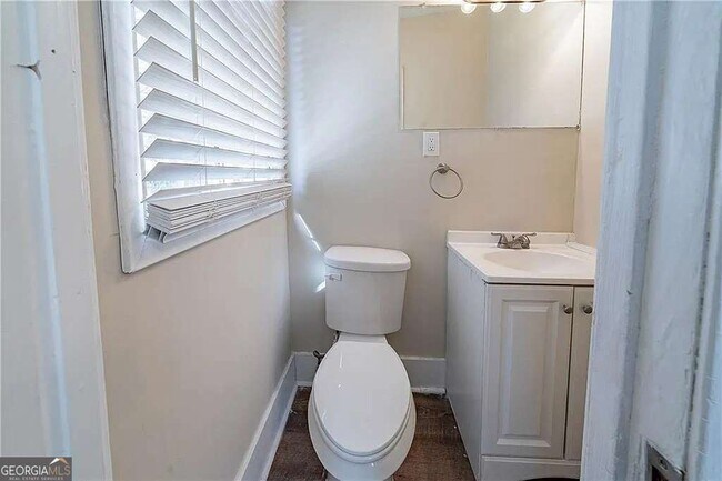 Building Photo - 16 Bromack Dr SE