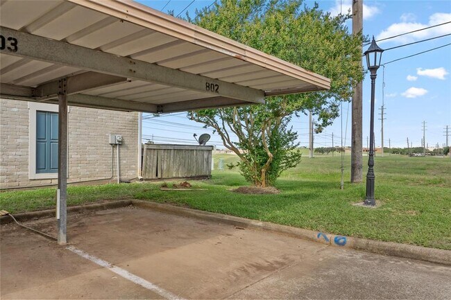Building Photo - 2810 Grants Lake Blvd