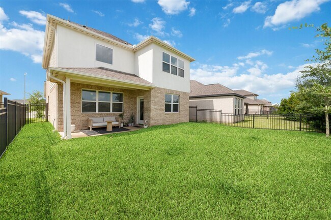 Building Photo - 728 Lake Lacosta Dr