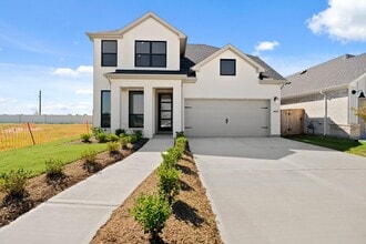 Building Photo - 6022 Regala Dr