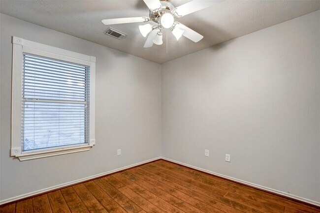 Building Photo - 12130 Piney Bend Dr