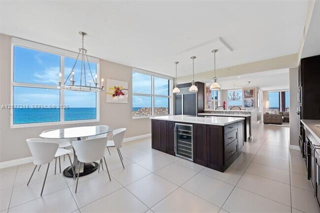 Building Photo - 2110 N Ocean Blvd