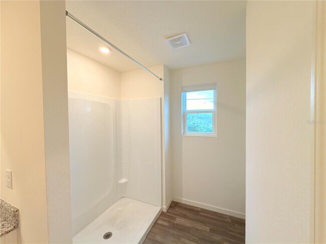 Building Photo - 733 James Ct