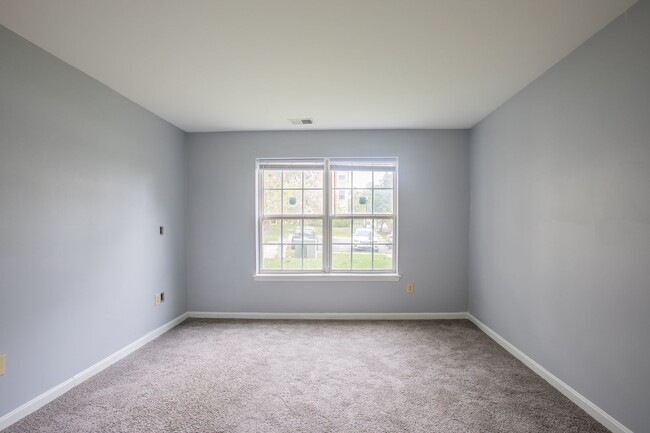 Building Photo - Lovely 2 BR/2 BA Condo in Glen Burnie!