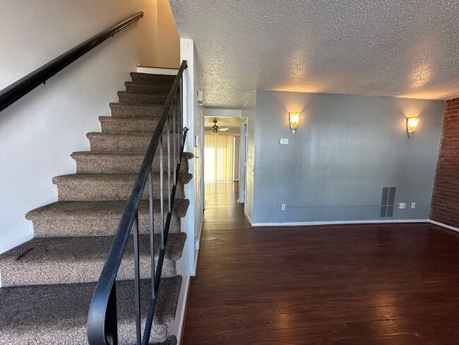 Building Photo - 3-Bedroom Townhome Near Little Creek Naval...