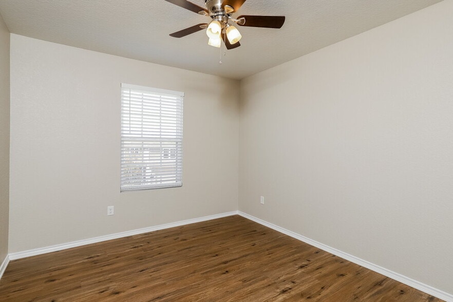 Building Photo - 10210 Castello Cyn