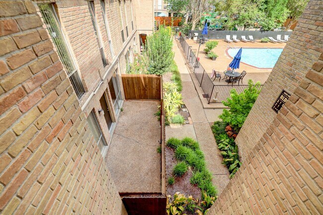 Building Photo - 4633 Wild Indigo St