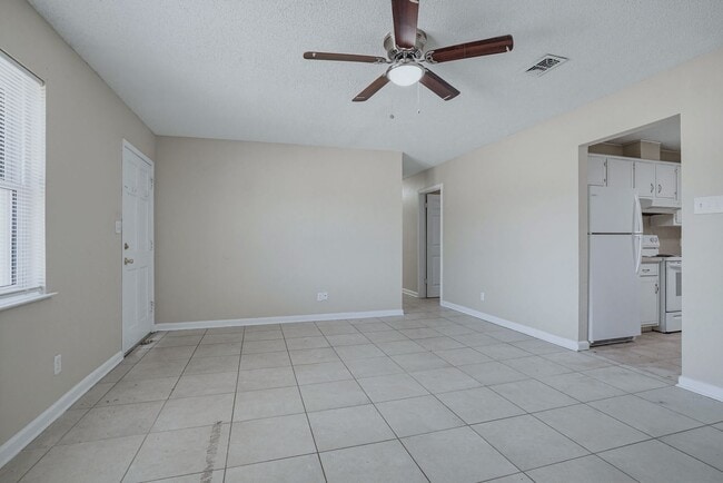 Building Photo - 5471 Buena Vista Ave