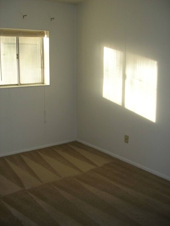 Building Photo - 522 W Howe St