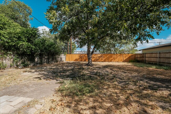 Building Photo - 143 Shasta Ave