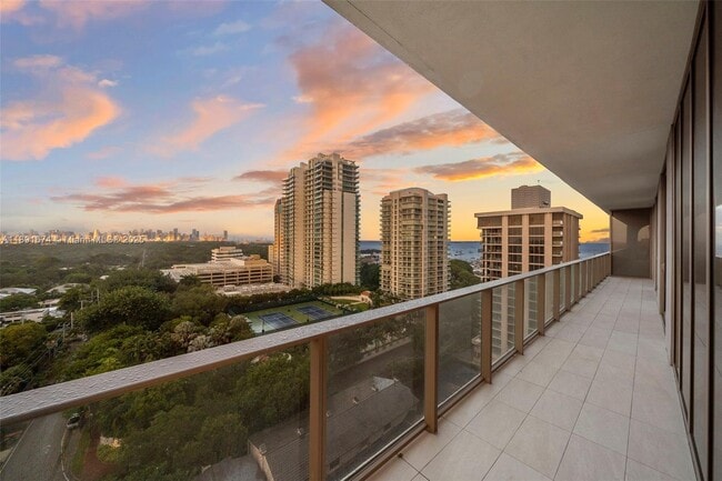 Building Photo - 2678 Tigertail Ave