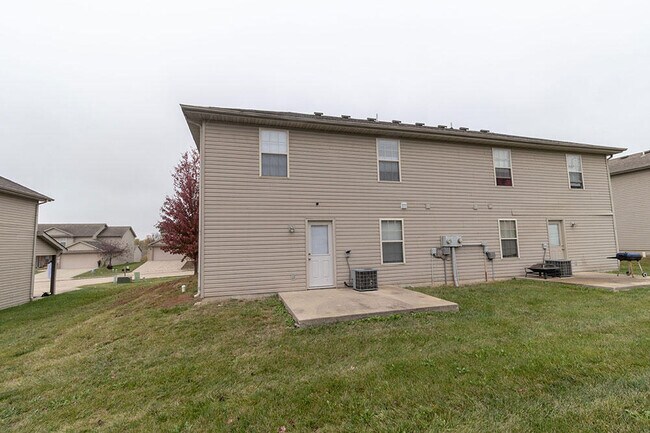 Building Photo - 4004 Snowy Owl Dr