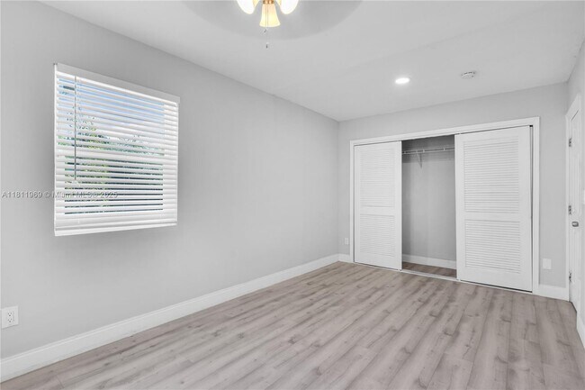 Building Photo - 4500 NE 18th Ave