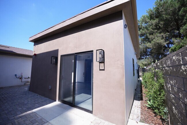 Building Photo - Fair Ave