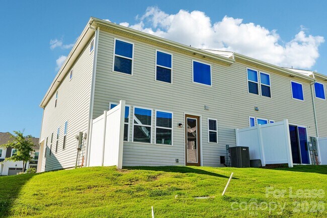 Building Photo - 15618 Little Bluestem St