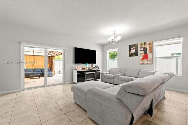 Building Photo - 610 NW 11th St