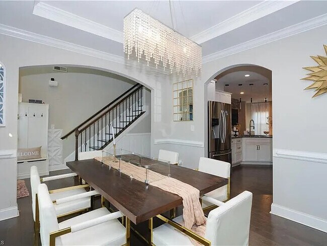 Building Photo - Lease to Own