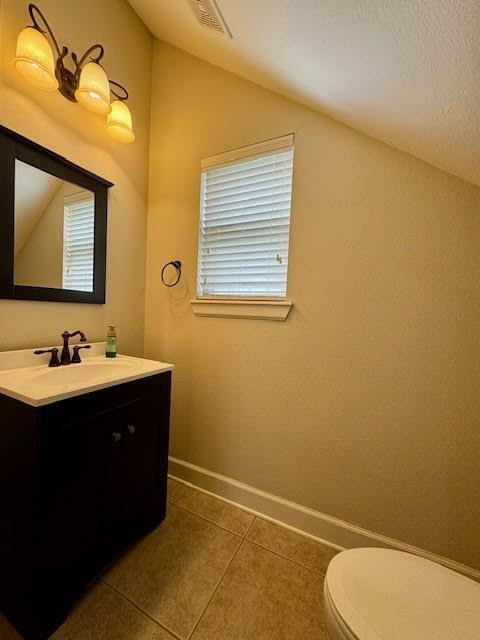 Building Photo - 3704 W Cherokee Rd