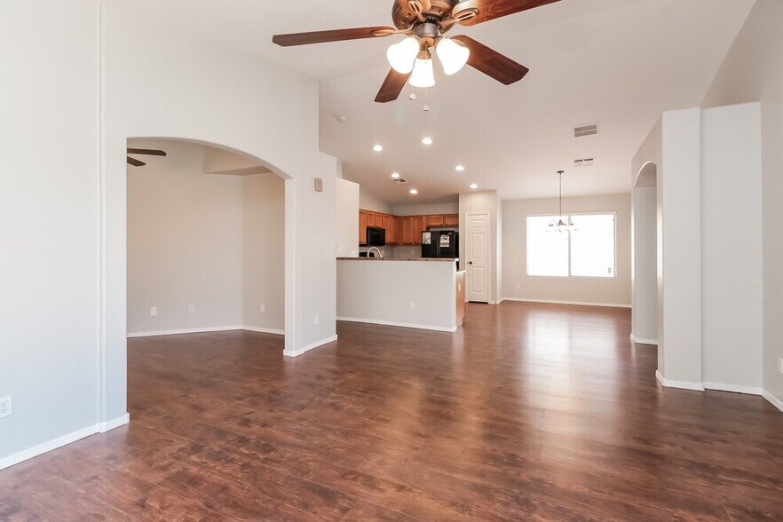 Building Photo - 3854 W Carlos Ln