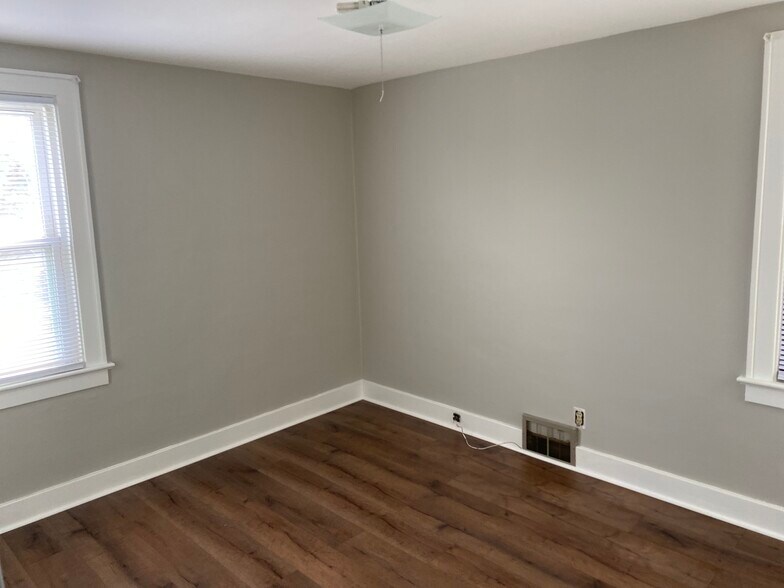Bedroom 2 - 38 Pullman Ave